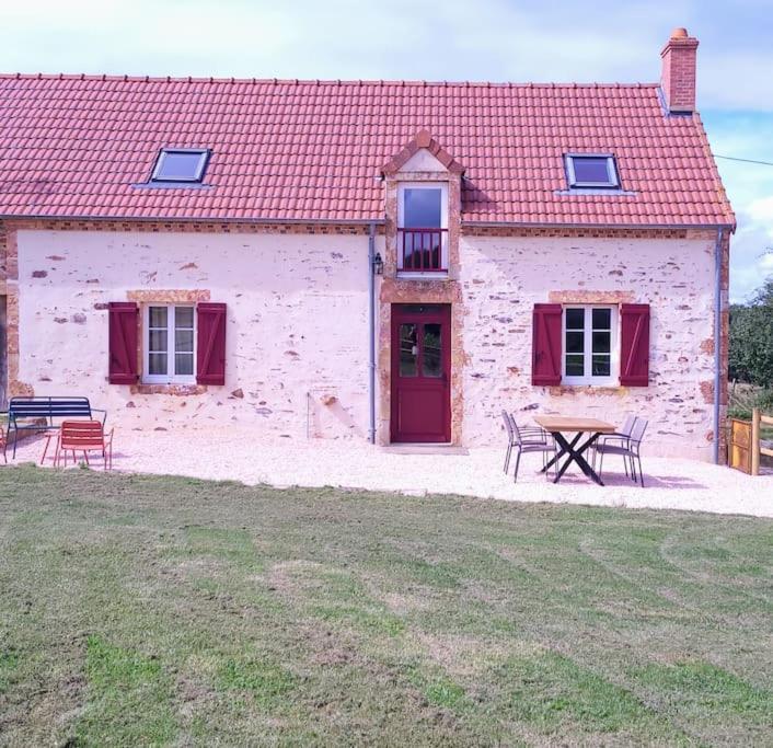 Gite Au Centre De La France Vesdun Buitenkant foto